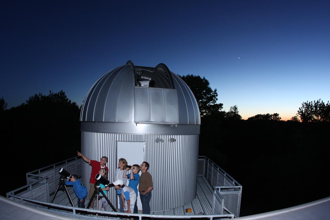 Long Point Eco-Adventures Villa Normandale Buitenkant foto