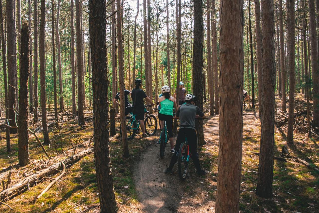 Long Point Eco-Adventures Villa Normandale Buitenkant foto